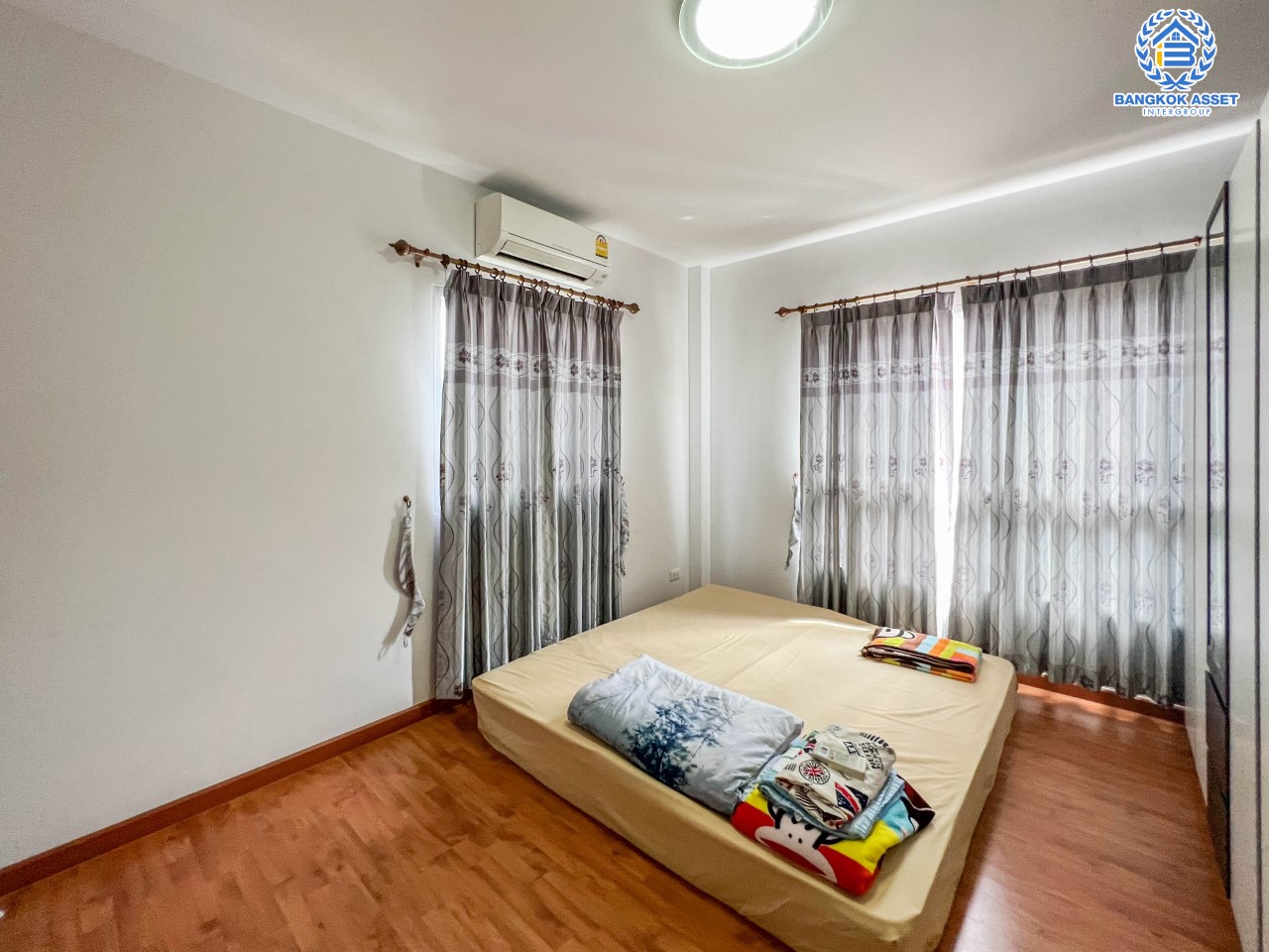 *****บ้านเดี่ยวมือสอง ม.คาซ่าพรีเมี่ยม ราชพฤกษ์-พระราม5 บ้านเดี่ยวหลังใหญ่ 3 ชั้น แบรนด์ Q.House เนื้อที่ 50.4 ตร.ว. ดีไซน์ตอบทุกไลฟ์สไตล์ ฟังก์ชัน 3 ห้องนอน 5 ห้องน้ำ จอดรถได้ 4 คัน บนทำเลติดถนนใหญ่ เชื่อมต่อทุกเส้นทาง ใกล้รถไฟฟ้าสายสีม่วง "สถานีบางพลู" และทวงด่วน "ศรีรัช"